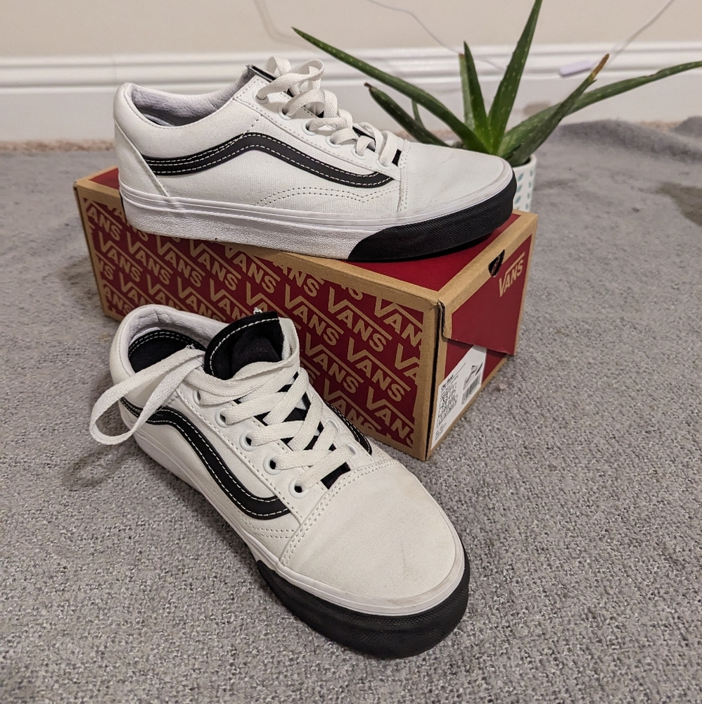 🤑SOLD🤑Old Skool Vans - Picture 3 of 6